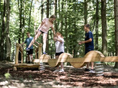 MOTORIKPARK Fürstenfeld_Familienausflug Steiermark_Aktivitäten im Wald