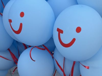 Lange Einkaufsdonnerstage Fürstenfeld 2022_TUI Luftballons_Kinderprogramm
