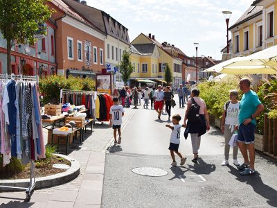 Straßenoutlet Fürstenfeld_Hauptstraße bietet Schnäppchen